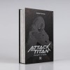 Attack on Titan Deluxe 11: Edle 2-in-1-Ausgabe des Mangas im Hardcover mit Farbseiten